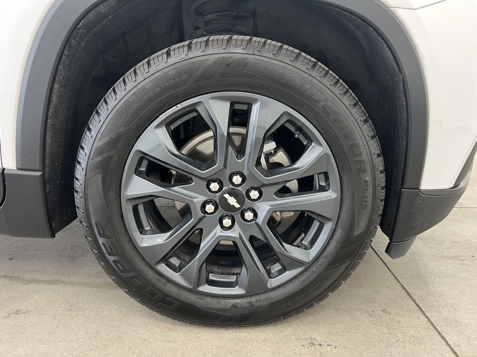 Used 2019 Summit White Chevrolet RS image 8