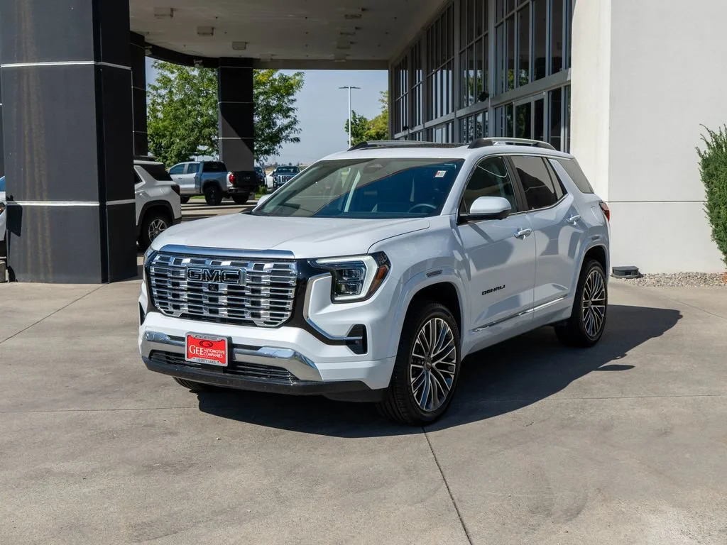 2026 GMC Terrain Denali - Photo 3