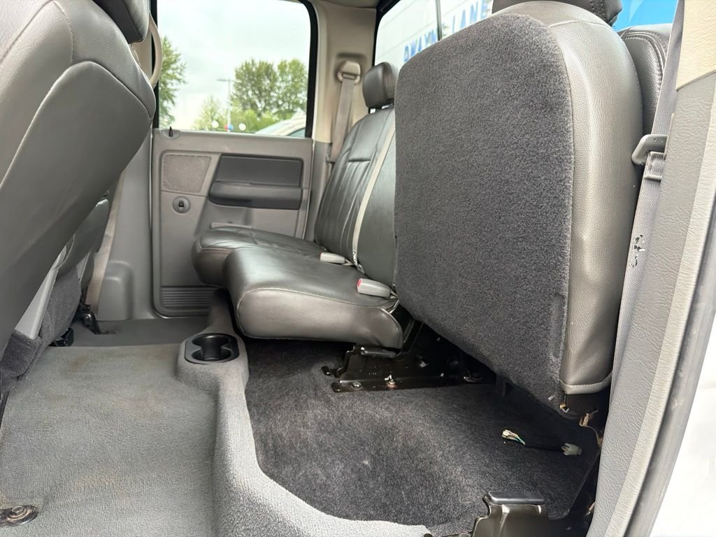 Used 2007 White Dodge SLT image 22
