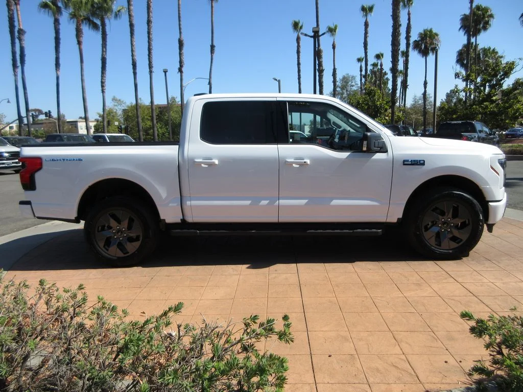 Certified Used 2024 Oxford White Ford Flash image 5