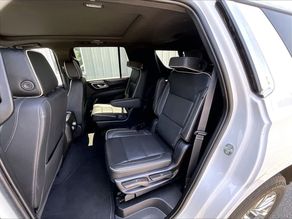Used 2023 White GMC SLT image 15