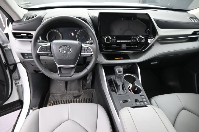 Used 2026 Beige Toyota XLE image 20