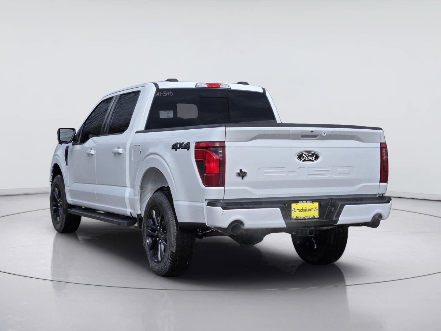 New 2026 Oxford White Ford XLT image 3