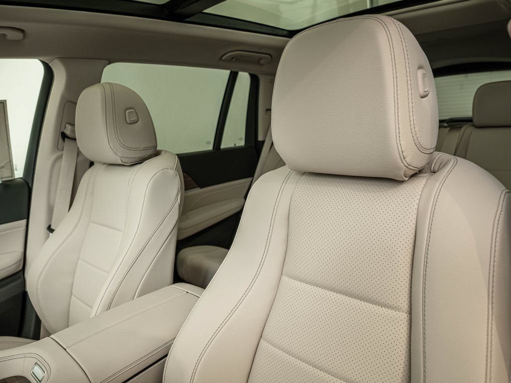 New 2026 Black Mercedes-Benz GLS 450 image 31