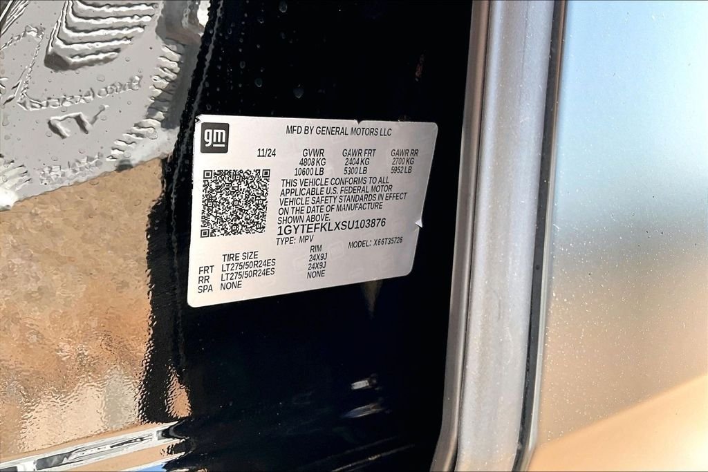 Used 2025 Black Cadillac Sport 2 image 35