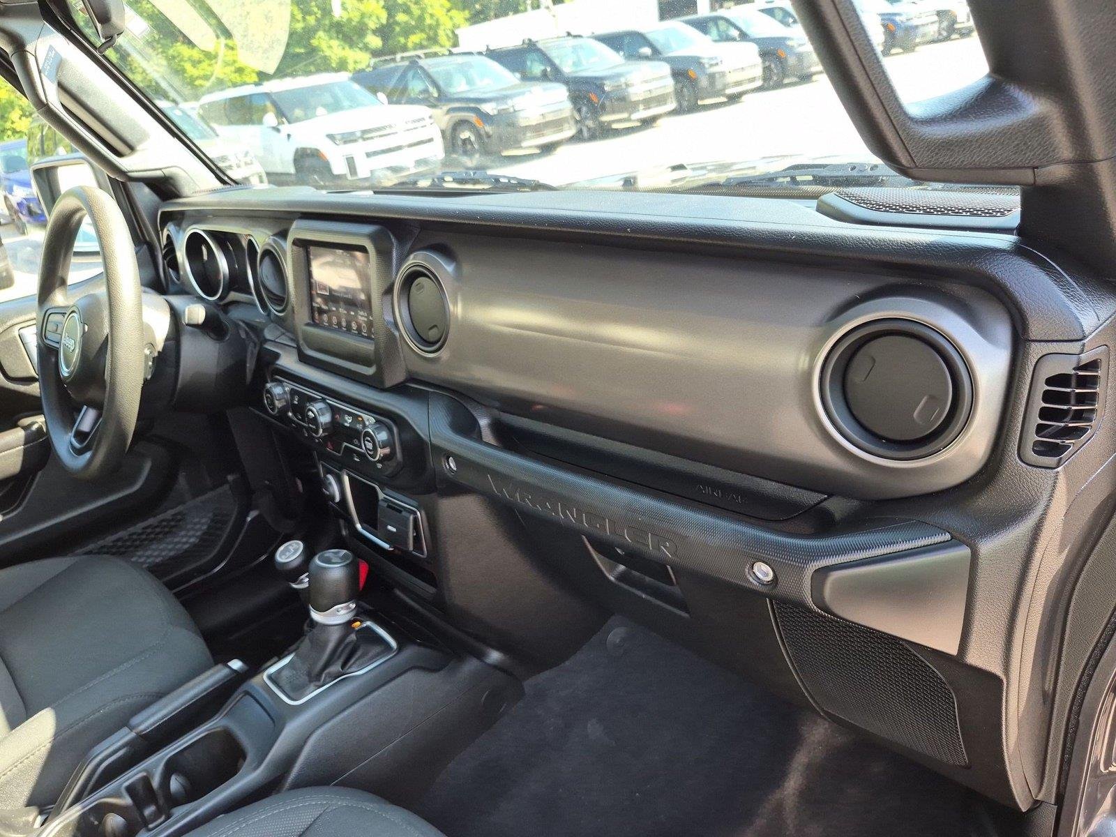 Used 2022 Granite Crystal Metallic Clearcoat Jeep Unlimited Sport image 31