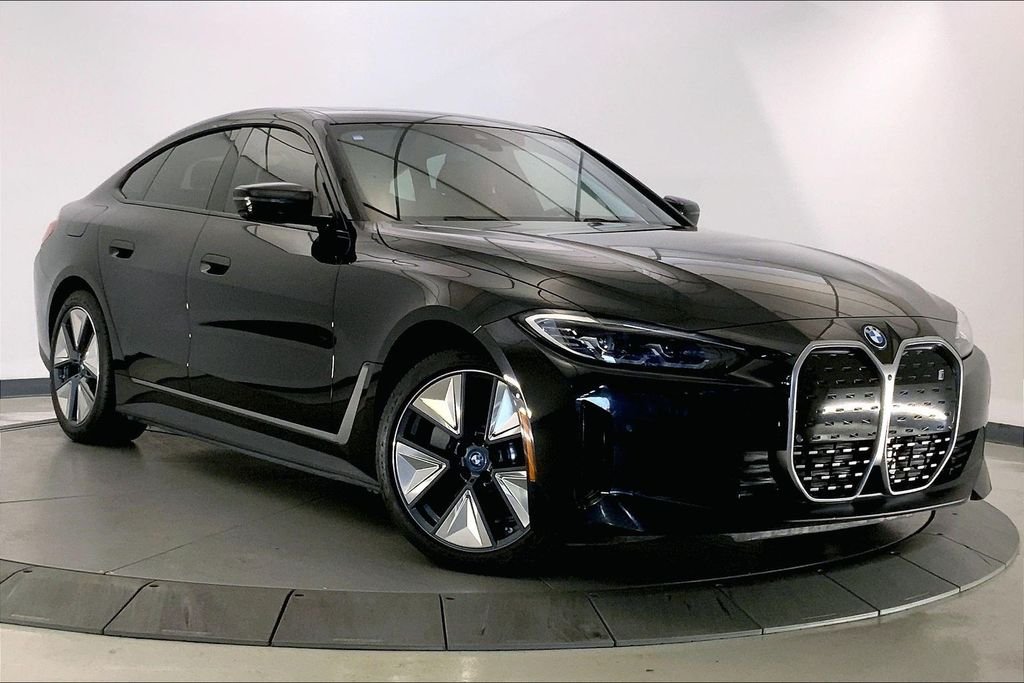 Used 2023 Black Sapphire Metallic BMW  image 31
