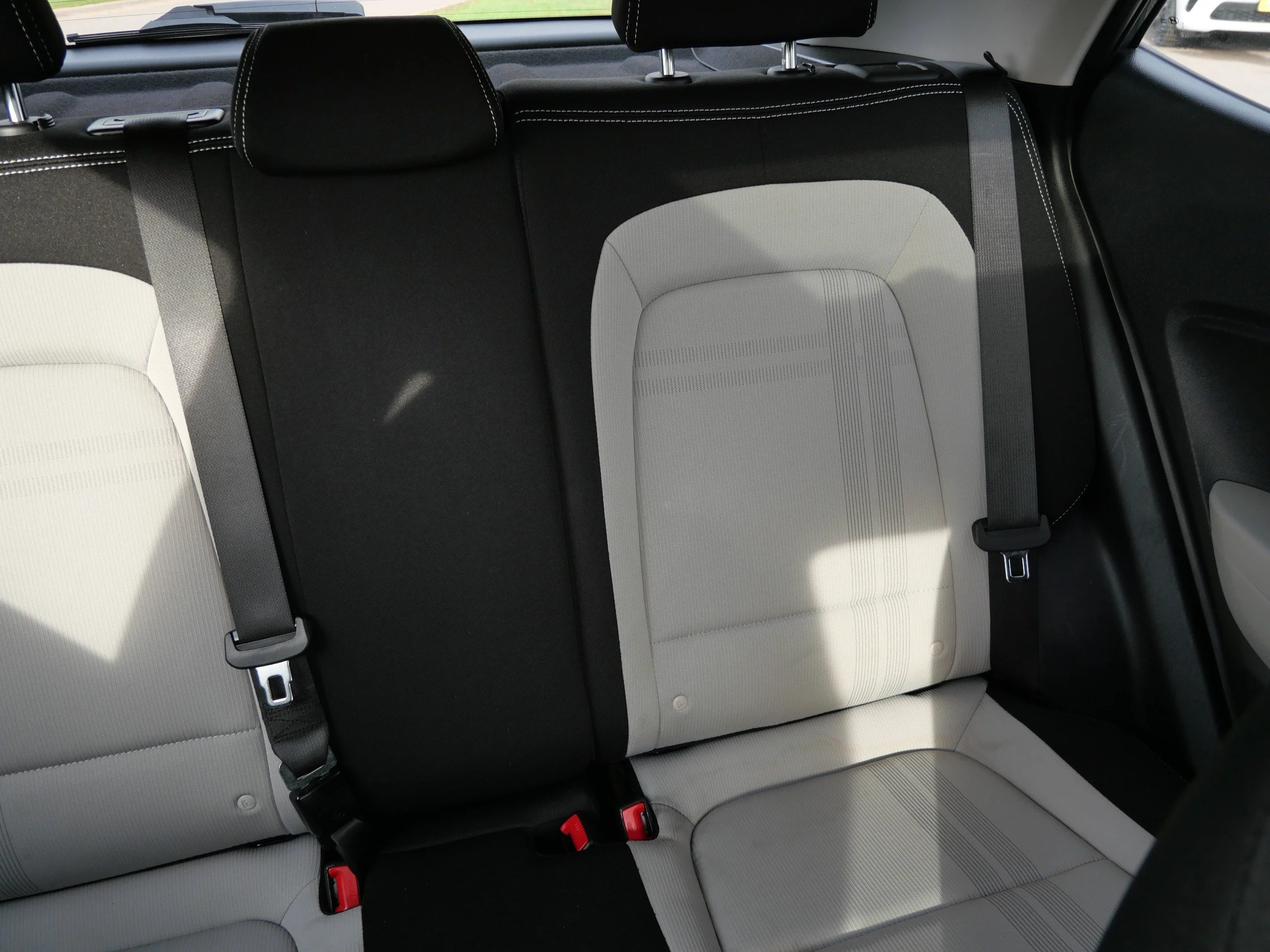 2025 Hyundai Venue SEL - Photo 14