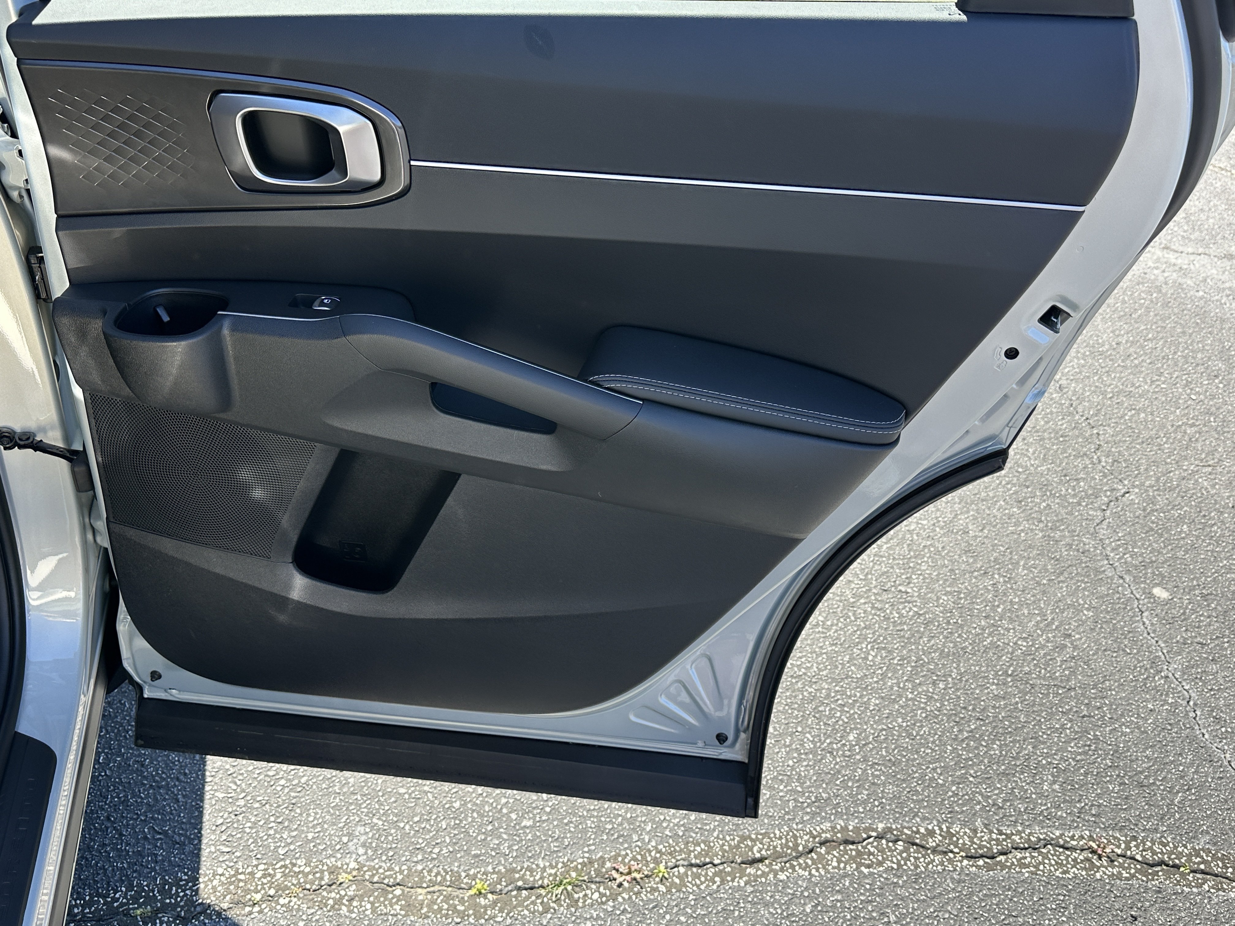 New 2026 Ivory Silver Kia S image 17