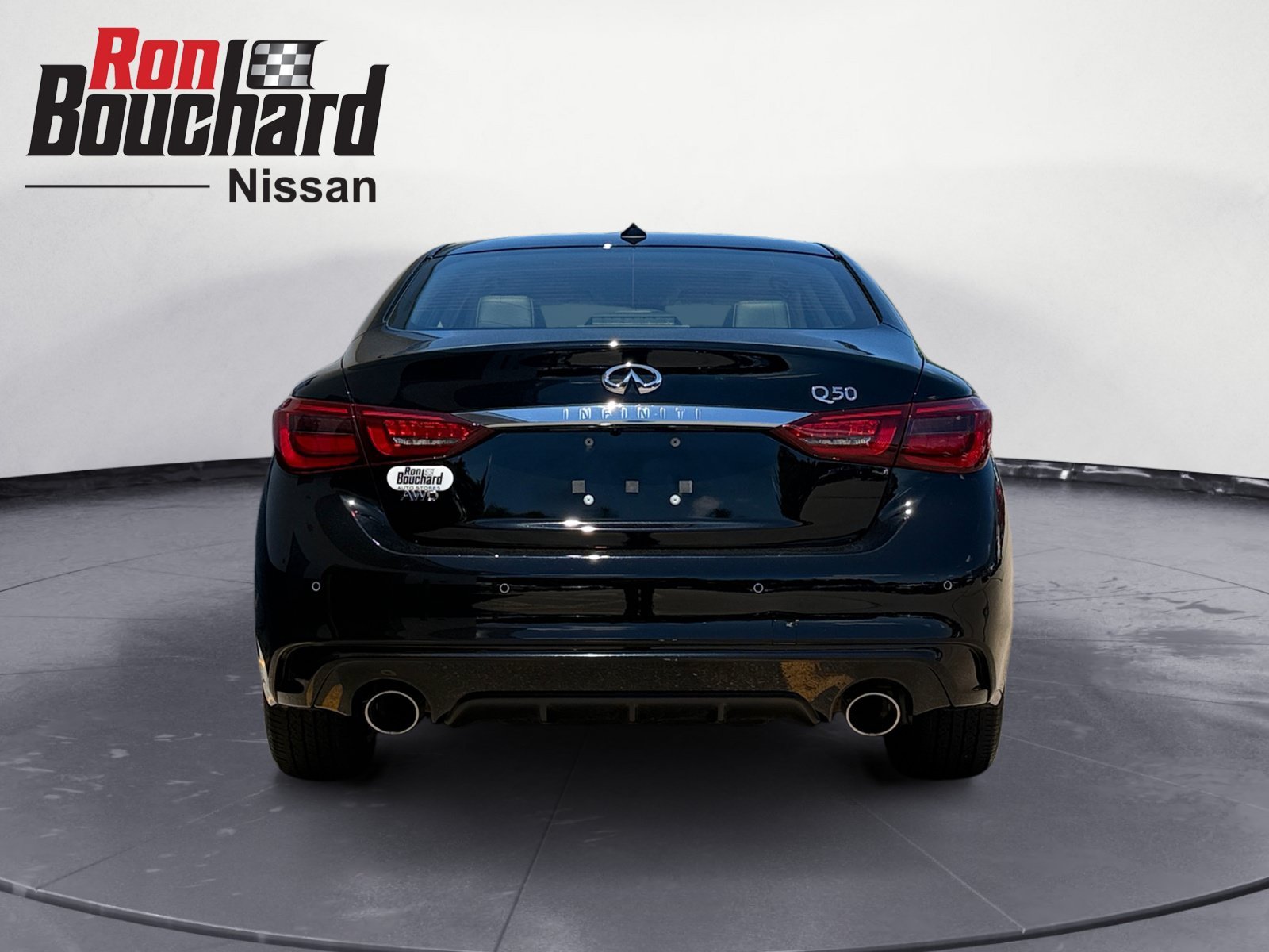 Used 2023 Black Obsidian INFINITI LUXE image 3