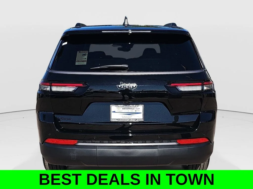 New 2026 Diamond Black Crystal Pearlcoat Jeep Limited image 4