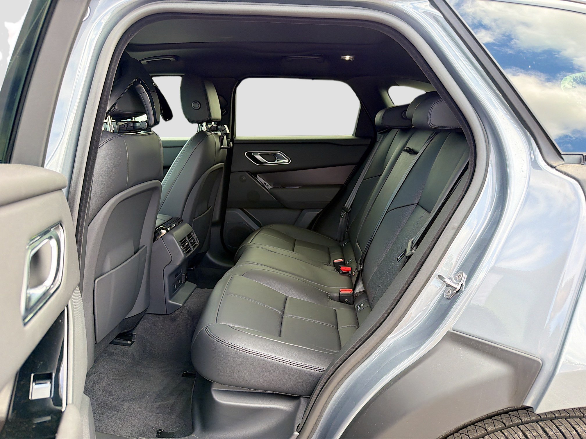 New 2026 Zadar Grey Land Rover Dynamic SE image 20
