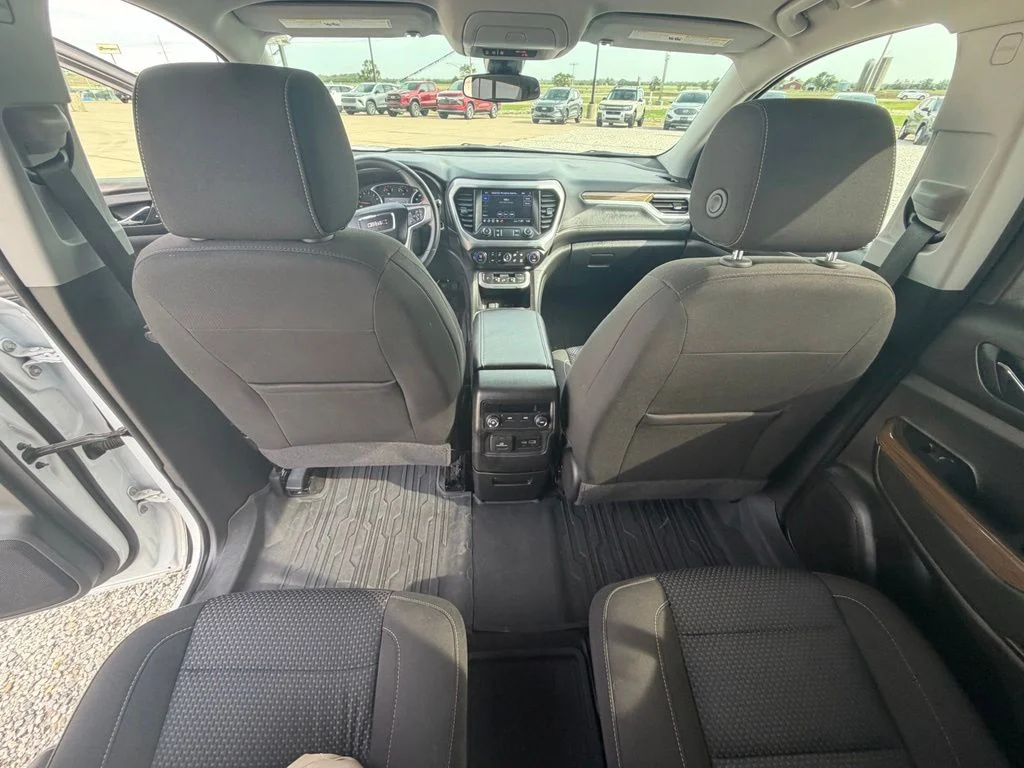 Used 2023 White GMC SLE image 25