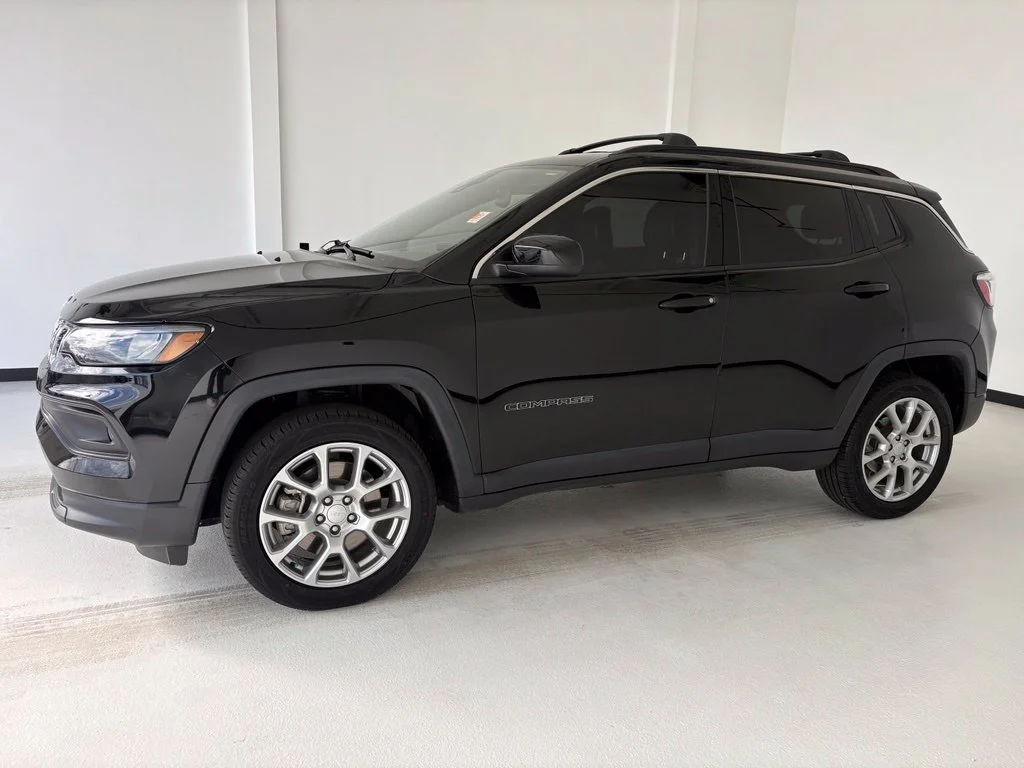 Used 2024 Black Jeep Latitude Lux image 15