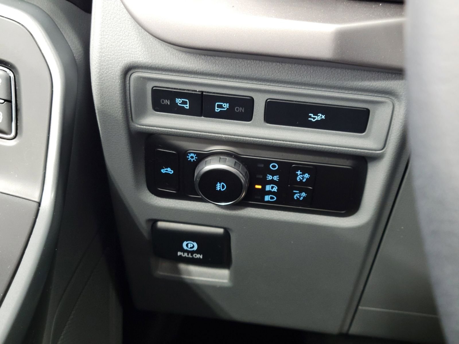 Used 2023 Black Ford XLT image 11