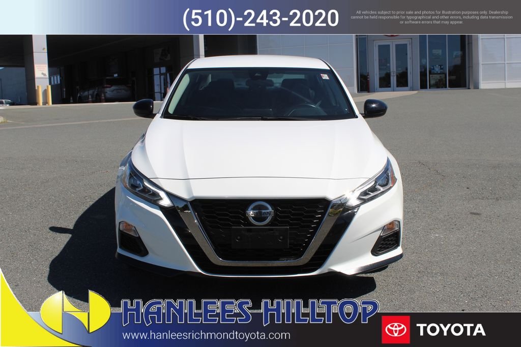 Used 2021 White Nissan 2.5 SR image 4