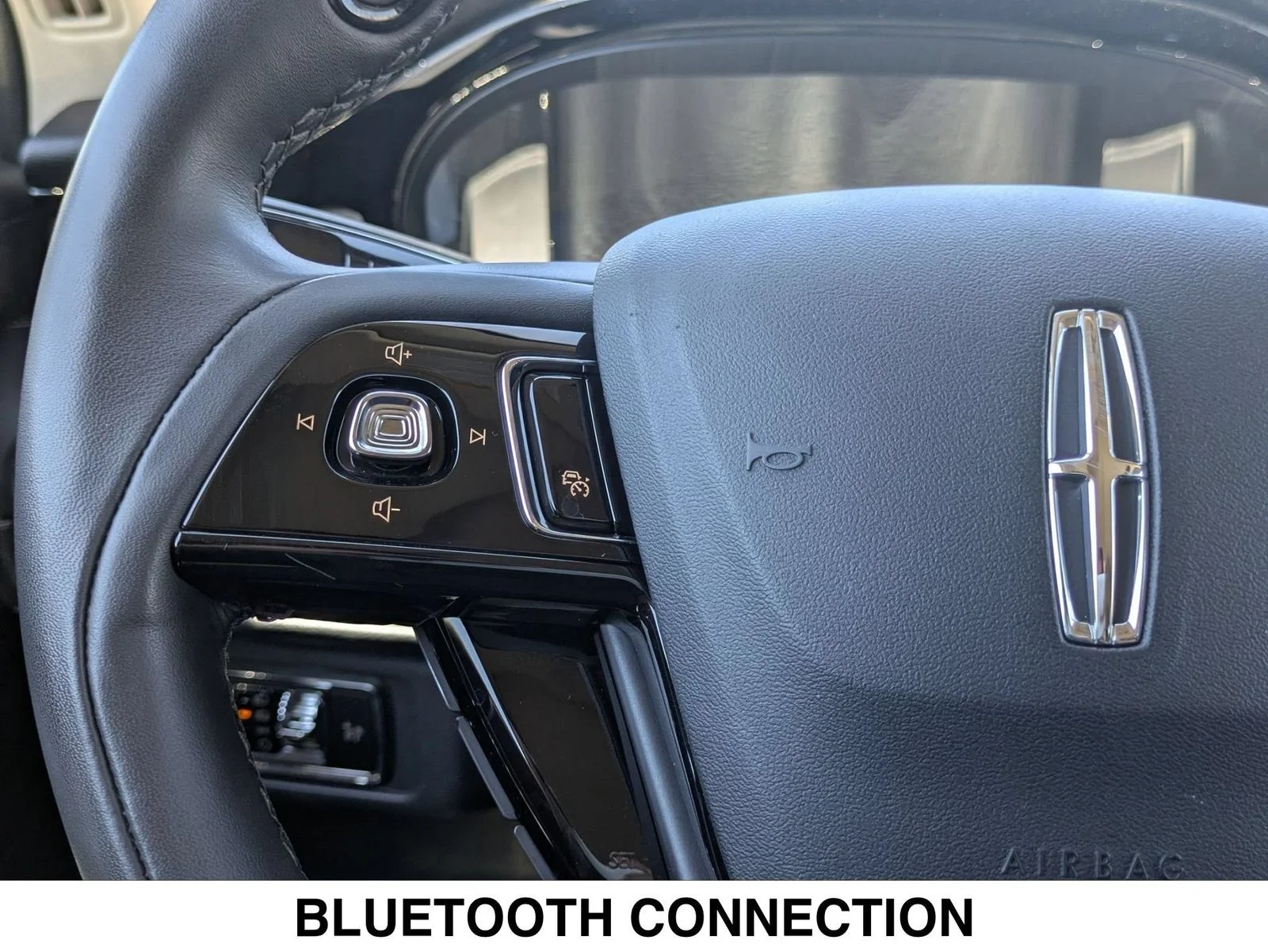 Used 2024 White Lincoln Grand Touring image 14