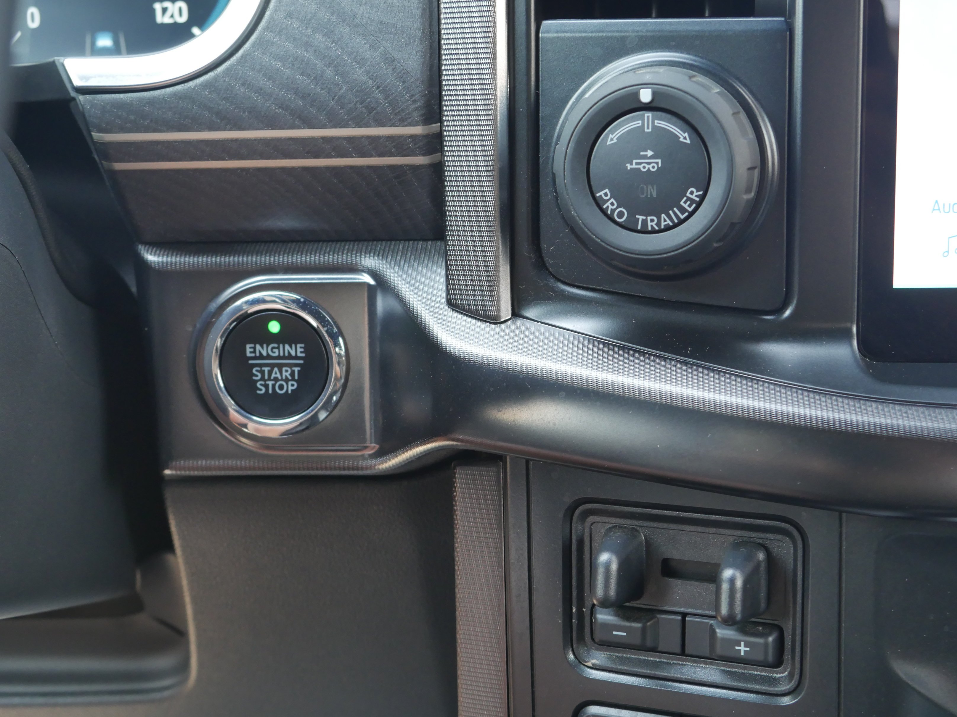 Used 2023 Star White Metallic Tri-Coat Ford Platinum image 8