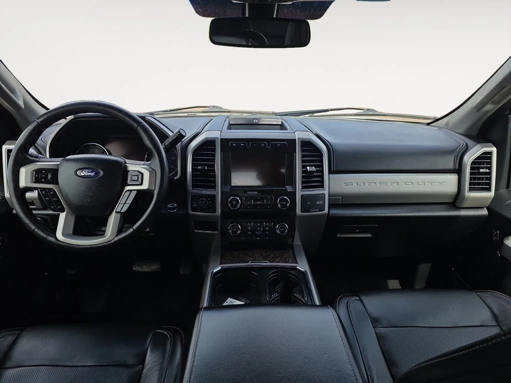 Used 2019 White Platinum Tri-Coat Metallic Ford LARIAT image 15