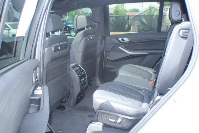 Used 2023 Brooklyn Grey Metallic BMW xDrive40i image 15