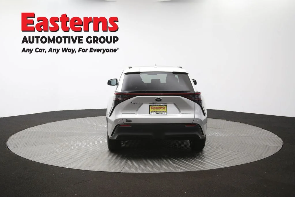Used 2024 Silver Toyota XLE image 39