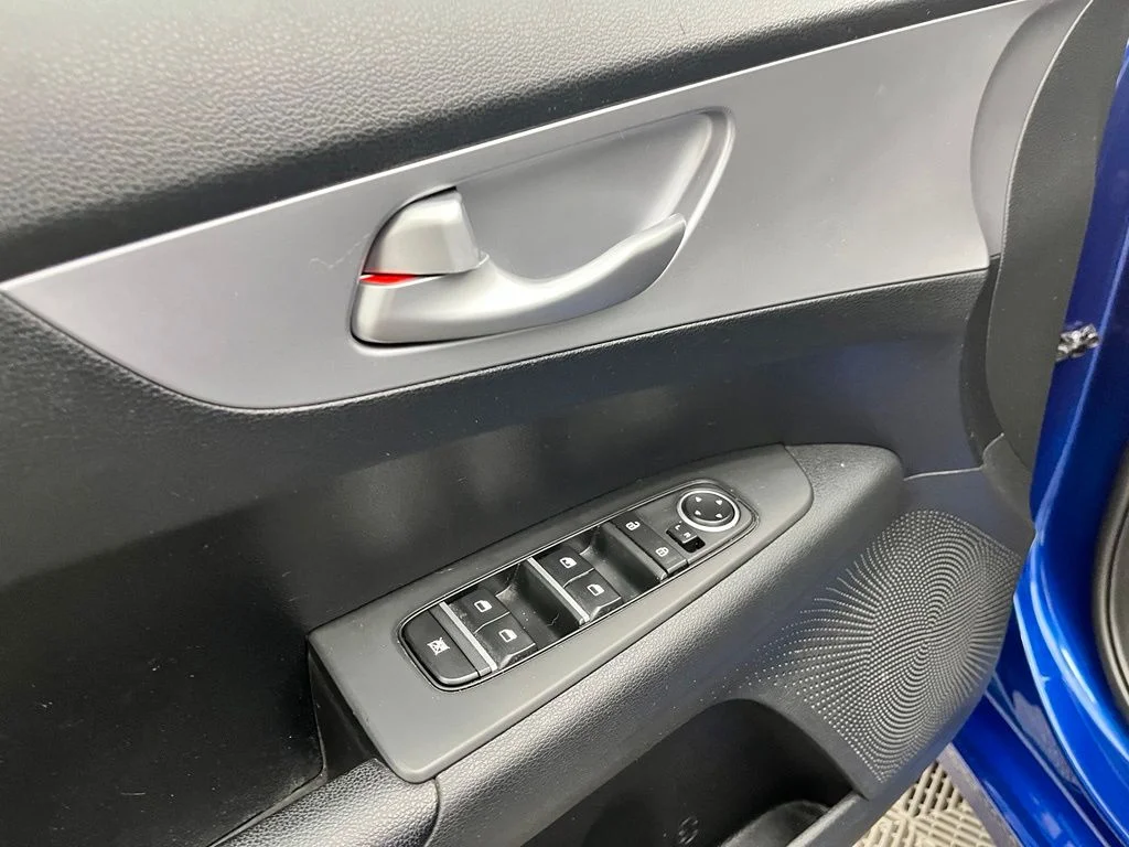 Used 2023 Blue Kia LXS image 16