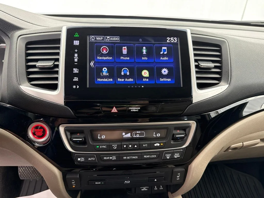 Used 2016 White Honda Touring image 25