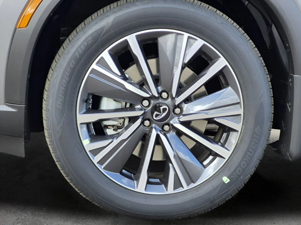 Certified Used 2026 Graphite Shadow INFINITI LUXE image 7