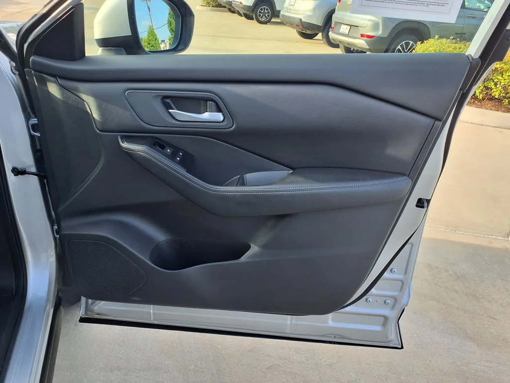Used 2025 Silver Nissan SV image 22
