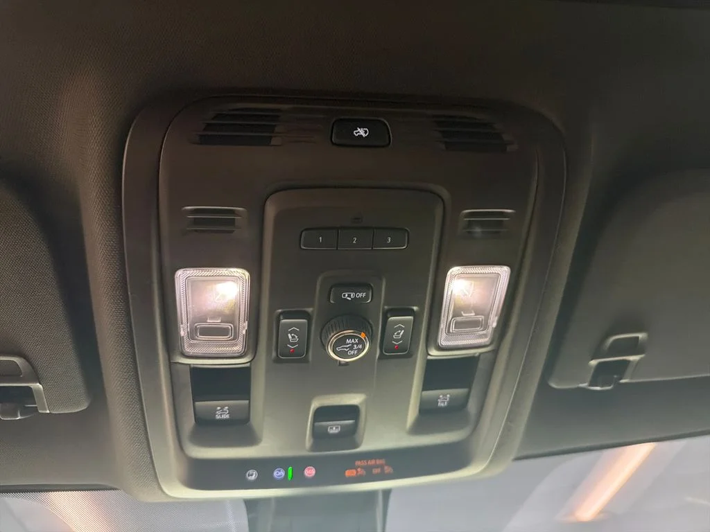 Used 2021 Black GMC Denali image 21