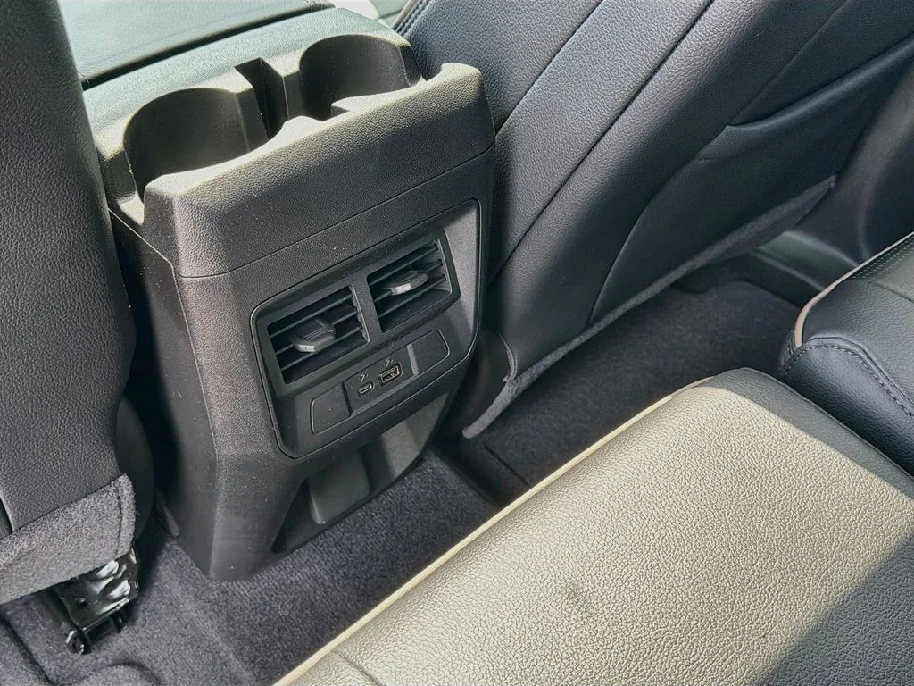 Used 2025 Onyx Black GMC Denali image 28