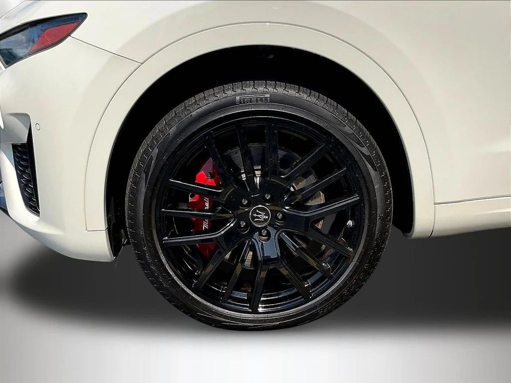 Used 2022 Bianco Maserati Modena image 34