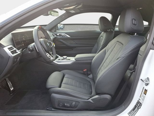 2026 BMW 4 Series M440i - Photo 10