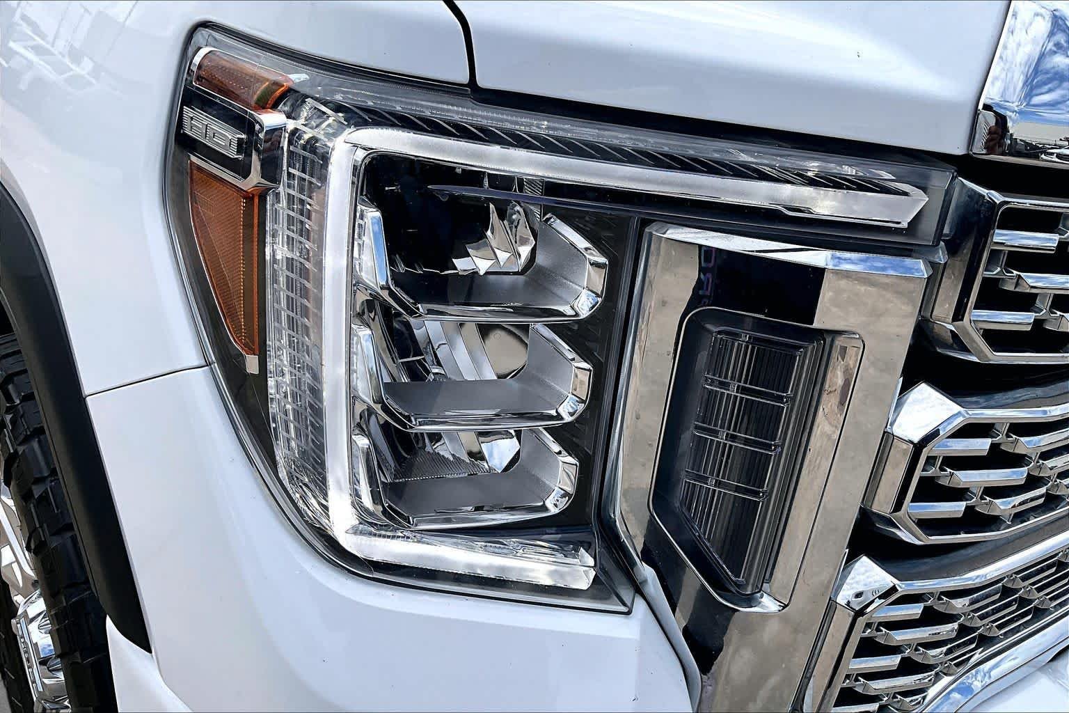 Used 2022 Summit White GMC Denali image 28