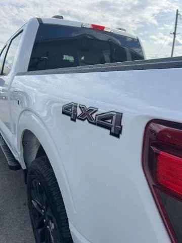 New 2026 Oxford White Ford XLT image 22