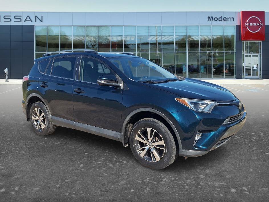 Used 2017 Galactic Aqua Mica Toyota XLE image 3