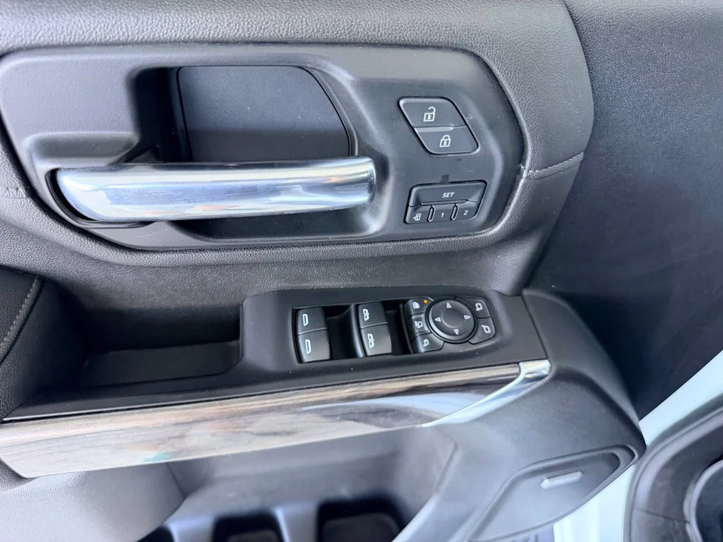 Used 2021 White Chevrolet LTZ image 12