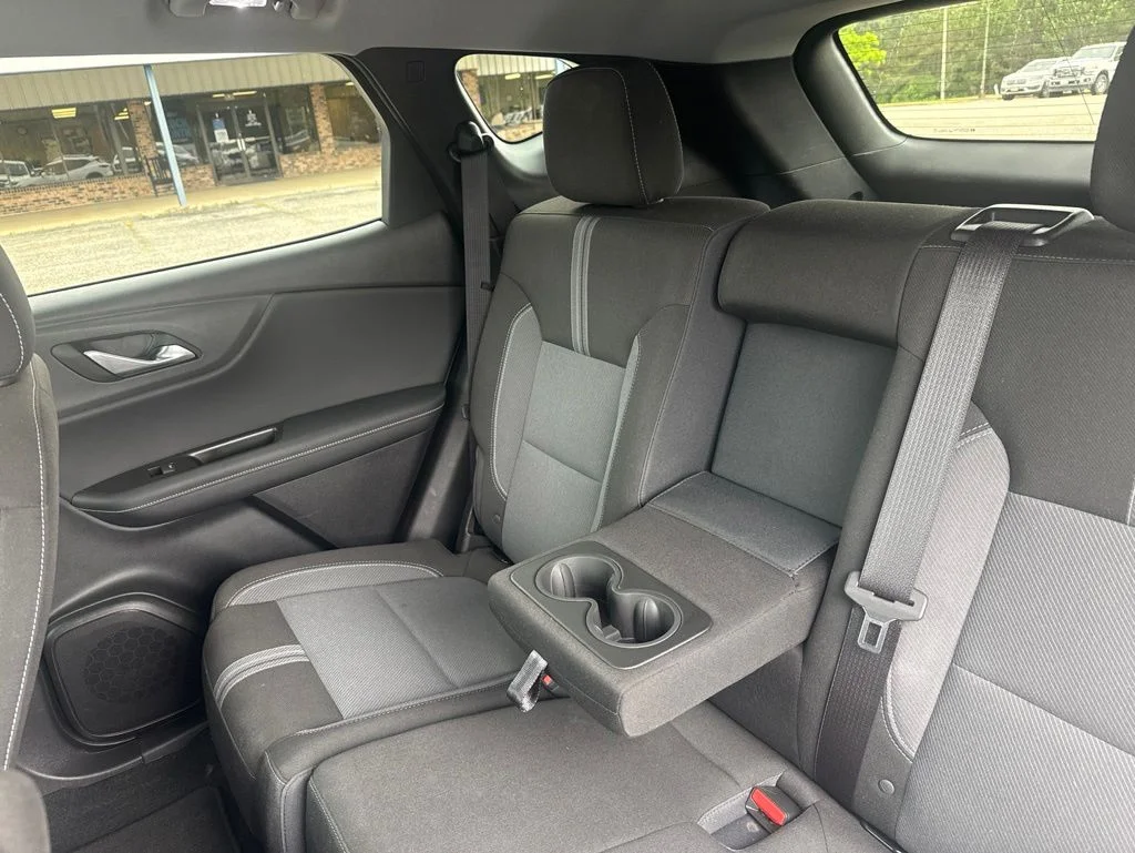 Used 2025 White Chevrolet LT image 13