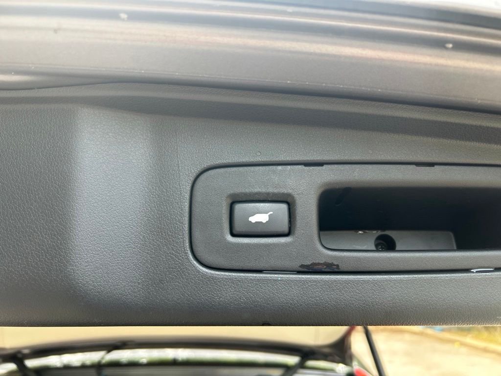 Used 2015  Honda Touring image 31