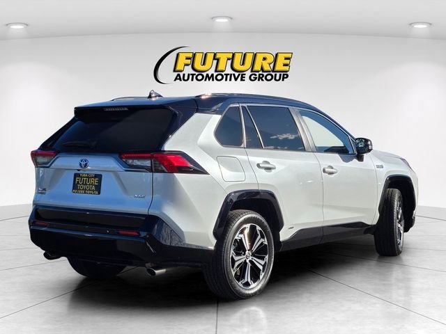 Used 2023 Off-white Toyota XSE image 4
