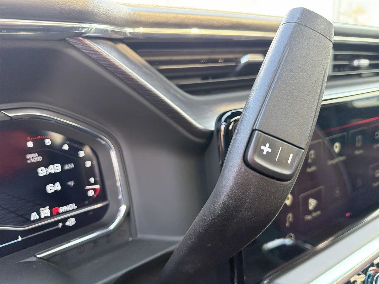 Used 2025 White Frost Tricoat GMC Denali Ultimate image 14