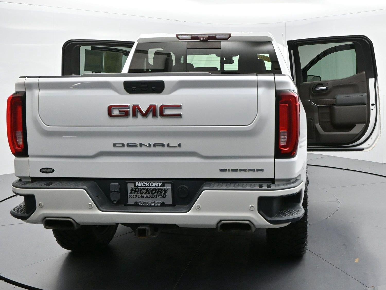 Used 2020 White Frost Tricoat GMC Denali image 46