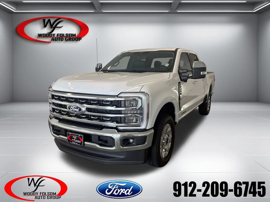 New 2027 Oxford White Ford F-250® Lariat® image 1