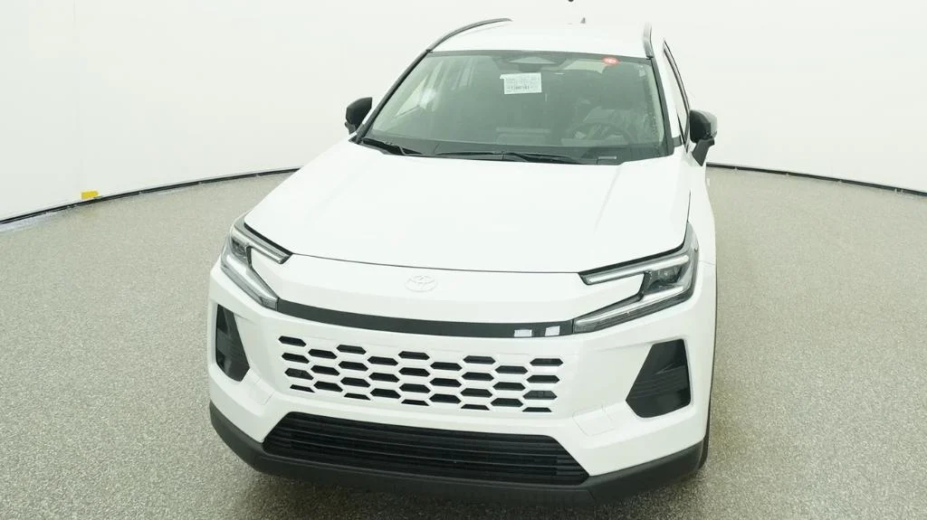 New 2026 Wind Chill Pearl Toyota XLE Premium image 58
