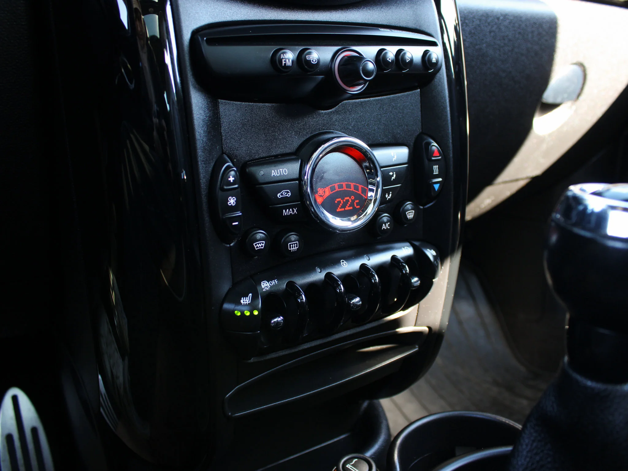 Used 2014  MINI S * AWD | Manual | Harman/Kardon | Heated Seats | Dual-Pane Sunroof image 25