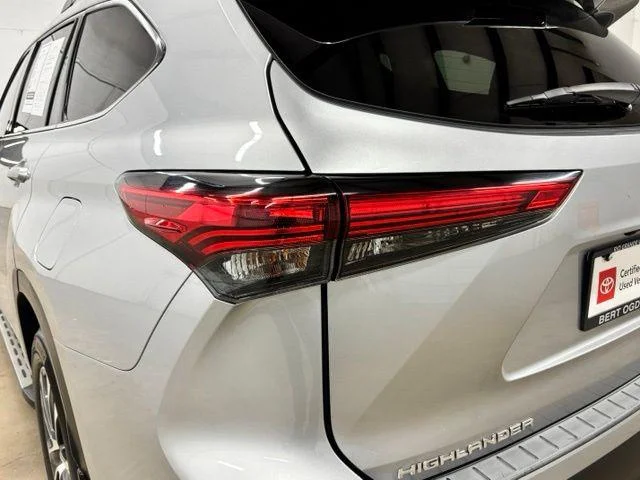 Used 2021 CELESTIAL SILVER Toyota  image 8