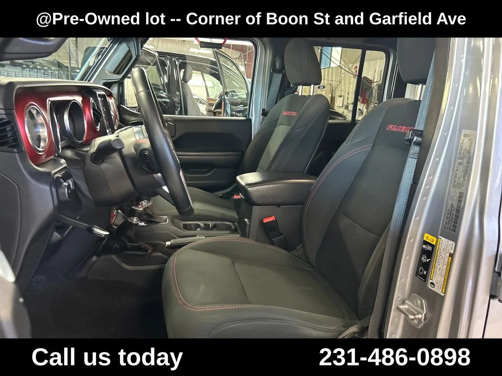 Used 2021 Silver Jeep Unlimited Rubicon image 14
