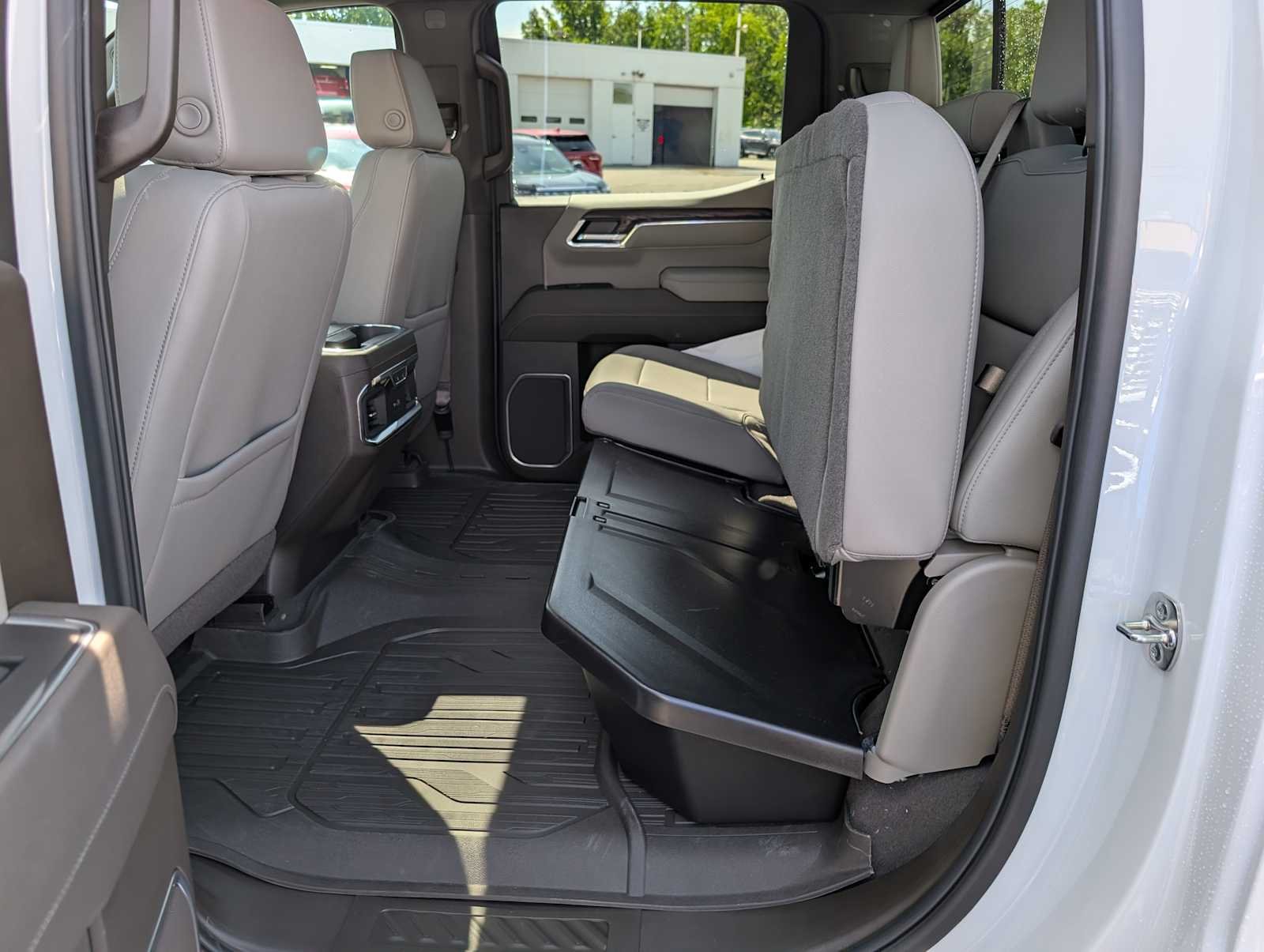 2026 GMC Sierra 1500 SLT - Photo 22