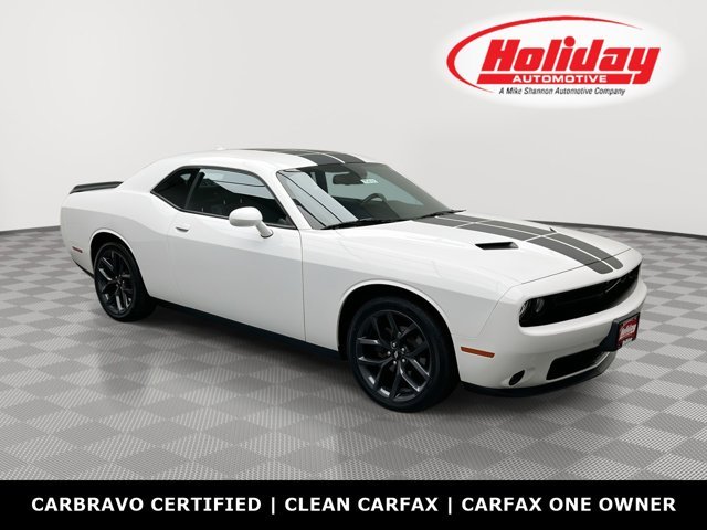2019 Dodge Challenger SXT Auto's photo