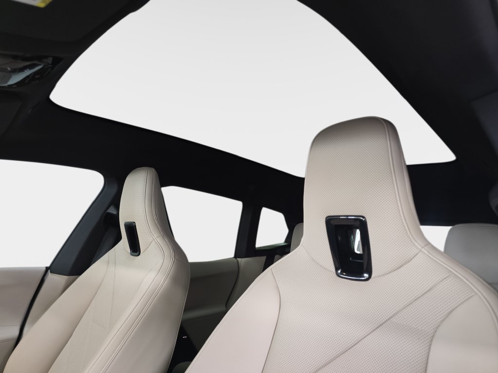 Certified Used 2022 Mineral White Metallic BMW xDrive50 image 29
